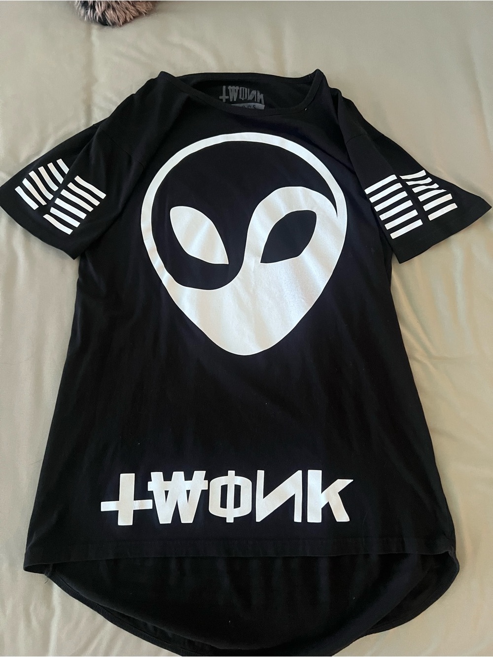 Great club shirt, old Brillz aka LSD Dream long style form fitting shirt!